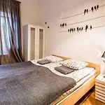 Hostal Flamingo Premium *