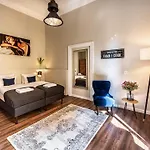 Flamingo Premium Hostal Cracovia