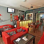 Vandrarhem Flamingo Premium