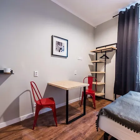 Flamingo Premium Albergue Cracóvia