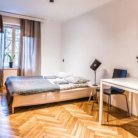 Flamingo Premium Hostel *