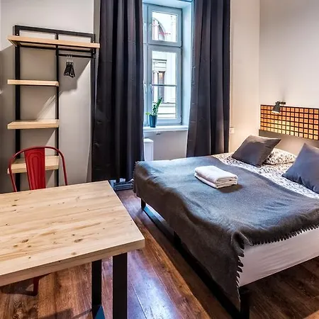 Flamingo Premium Hostel *