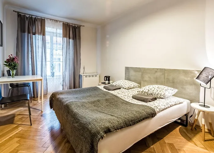 Hostel Flamingo Premium