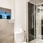 Flamingo Premium Vandrerhjem *