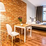 Flamingo Premium Vandrerhjem *