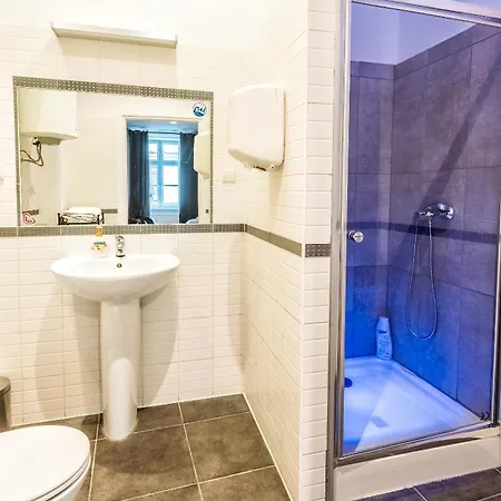 Flamingo Premium Albergue Cracóvia